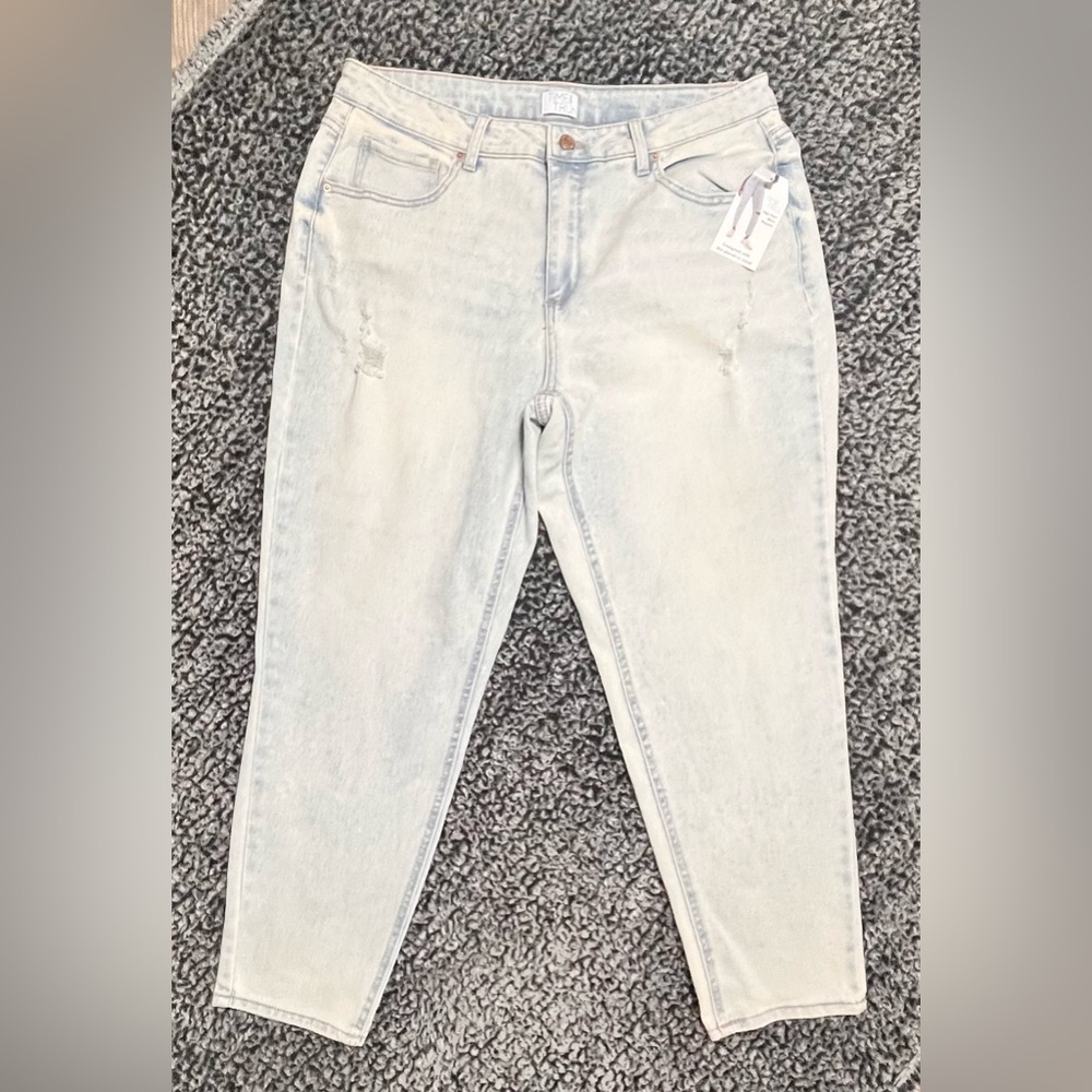 Time and Tru High Rise Jeans - Picture 9 of 10